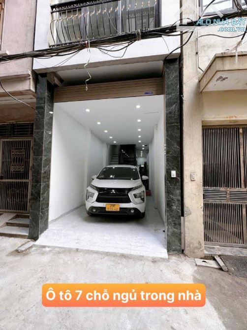 Vị trí trung tâm Hà Đông ngõ to rộng, thông trước sau, ô tô đỗ vào được tận nhà